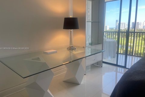 Снять в аренду кондоминиум в Авентура, Флорида 2 спальни, 121.98м2, № 1971247 - фото 21