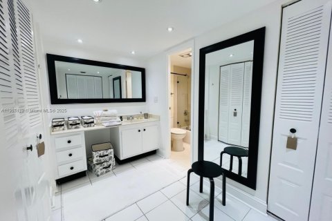 Снять в аренду кондоминиум в Авентура, Флорида 2 спальни, 121.98м2, № 1971247 - фото 22