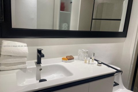 Снять в аренду кондоминиум в Авентура, Флорида 2 спальни, 121.98м2, № 1971247 - фото 16