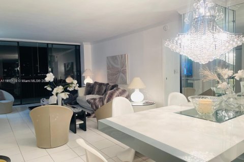 Снять в аренду кондоминиум в Авентура, Флорида 2 спальни, 121.98м2, № 1971247 - фото 11