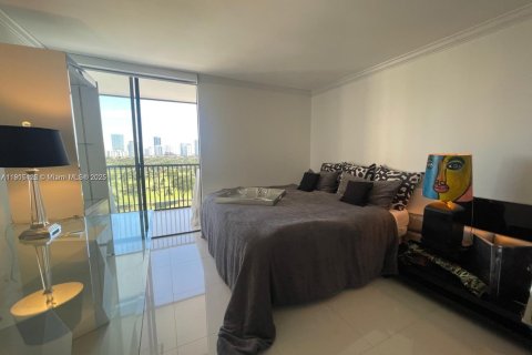 Снять в аренду кондоминиум в Авентура, Флорида 2 спальни, 121.98м2, № 1971247 - фото 19