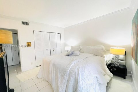 Снять в аренду кондоминиум в Авентура, Флорида 2 спальни, 121.98м2, № 1971247 - фото 14