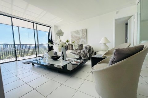 Снять в аренду кондоминиум в Авентура, Флорида 2 спальни, 121.98м2, № 1971247 - фото 5