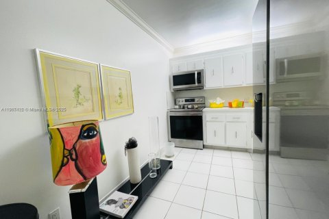Снять в аренду кондоминиум в Авентура, Флорида 2 спальни, 121.98м2, № 1971247 - фото 28