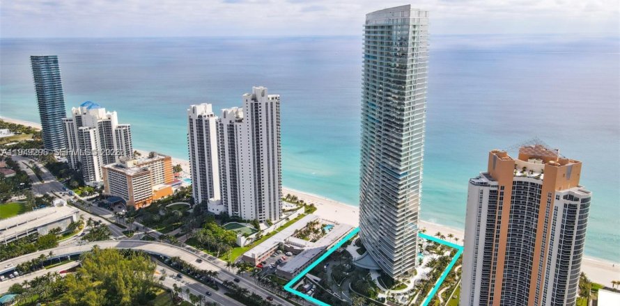 Кондоминиум с 2 спальнями в Санни-Айлс-Бич, Флорида № 2005135