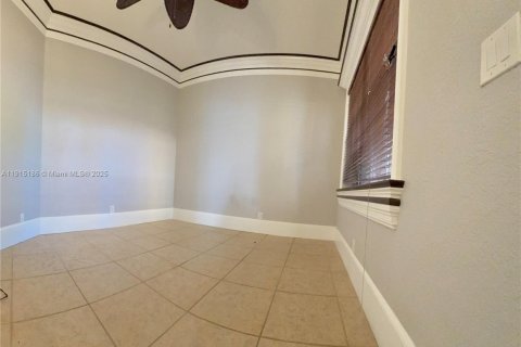 Villa ou maison à vendre à Hollywood, Floride: 4 chambres, 253.16 m2 № 1975558 - photo 6