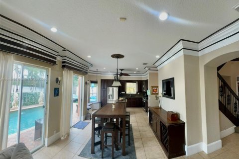 Villa ou maison à vendre à Hollywood, Floride: 4 chambres, 253.16 m2 № 1975558 - photo 13