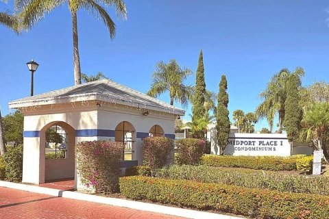 Condo in Port St. Lucie, Florida, 1 bedroom № 2154287 - photo 3
