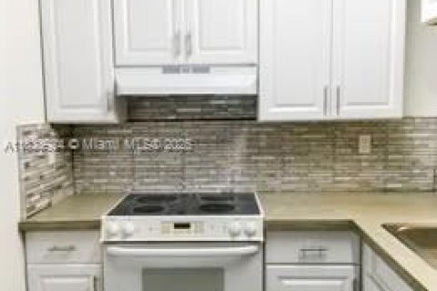 Купить кондоминиум в Майами, Флорида 2 спальни, 83.43м2, № 1814820 - фото 6