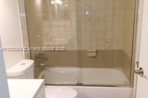 Купить кондоминиум в Майами, Флорида 2 спальни, 83.43м2, № 1814820 - фото 14