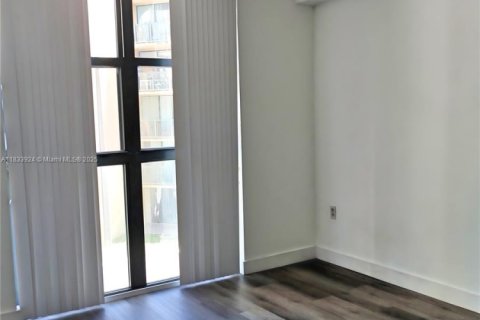 Купить кондоминиум в Майами, Флорида 2 спальни, 83.43м2, № 1814820 - фото 12