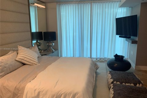 Condominio en alquiler en Surfside, Florida, 2 dormitorios, 149.94 m2 № 2012961 - foto 11