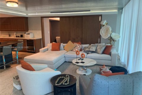 Condominio en alquiler en Surfside, Florida, 2 dormitorios, 149.94 m2 № 2012961 - foto 2