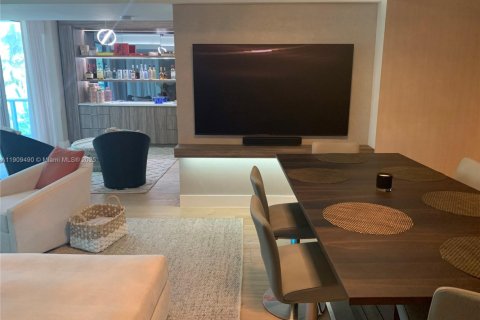 Condominio en alquiler en Surfside, Florida, 2 dormitorios, 149.94 m2 № 2012961 - foto 7