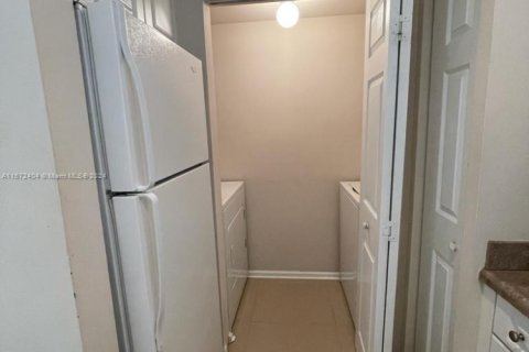 Condo in Sunny Isles Beach, Florida, 2 bedrooms № 1764161 - photo 11