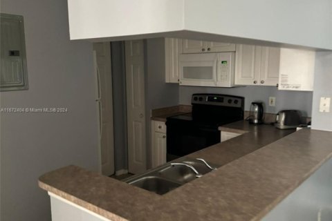 Condo in Sunny Isles Beach, Florida, 2 bedrooms № 1764161 - photo 4