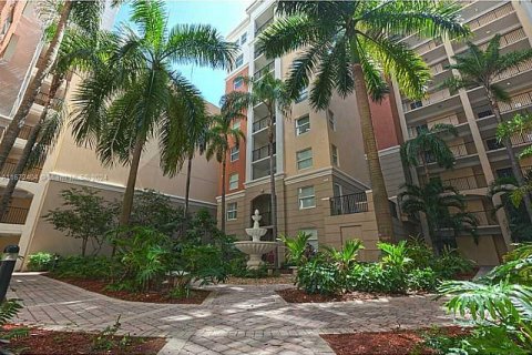 Condo in Sunny Isles Beach, Florida, 2 bedrooms № 1764161 - photo 15