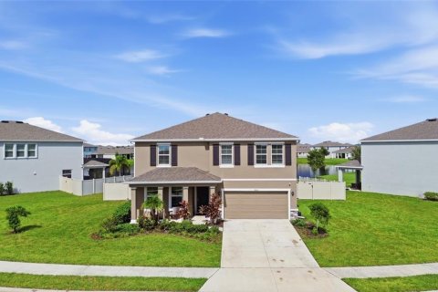 House in Bradenton, Florida 5 bedrooms, 277.5 sq.m. № 2353283