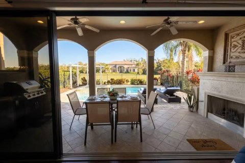 House in Four Corners, Florida 8 bedrooms, 399.48 sq.m. № 2200839 - photo 12