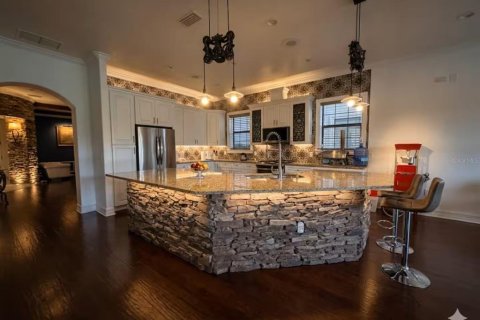 House in Four Corners, Florida 8 bedrooms, 399.48 sq.m. № 2200839 - photo 7