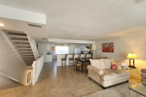 Touwnhouse à louer à Tierra Verde, Floride: 2 chambres, 187.11 m2 № 2112109 - photo 3
