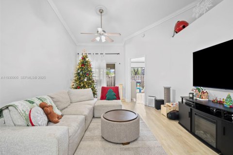 Touwnhouse à vendre à Sunrise, Floride: 3 chambres, 123.56 m2 № 1989869 - photo 13