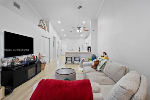 Touwnhouse à vendre à Sunrise, Floride: 3 chambres, 123.56 m2 № 1989869 - photo 15