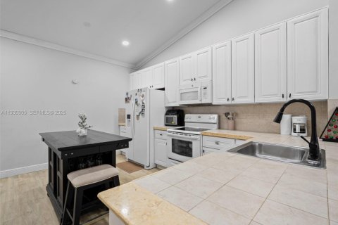 Touwnhouse à vendre à Sunrise, Floride: 3 chambres, 123.56 m2 № 1989869 - photo 6