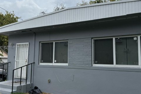 Immobilier commercial à vendre à Miami, Floride: 127.83 m2 № 2001348 - photo 6