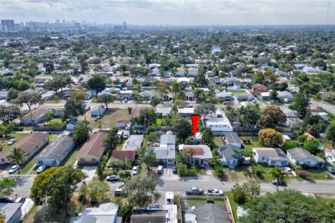Купить виллу или дом в Холливуд, Флорида 3 спальни, 128.02м2, № 1962494 - фото 1