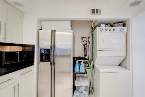 Купить виллу или дом в Холливуд, Флорида 3 спальни, 128.02м2, № 1962494 - фото 20