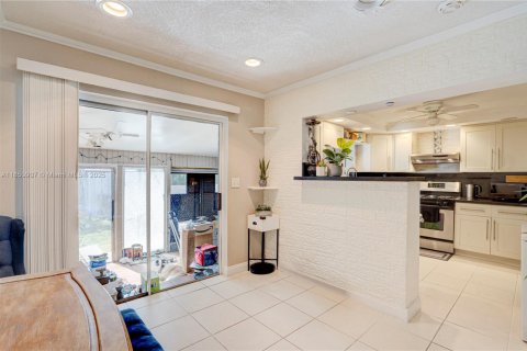 Купить виллу или дом в Холливуд, Флорида 3 спальни, 128.02м2, № 1962494 - фото 23