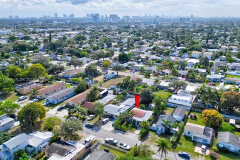 Купить виллу или дом в Холливуд, Флорида 3 спальни, 128.02м2, № 1962494 - фото 2