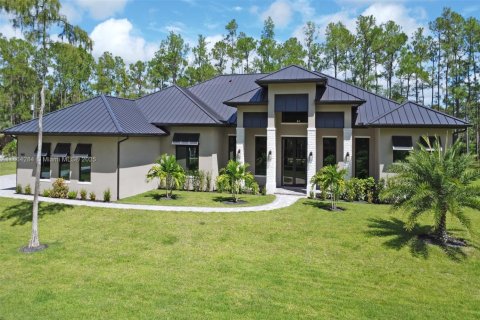 Casa en venta en Naples, Florida, 6 dormitorios № 1927606 - foto 1