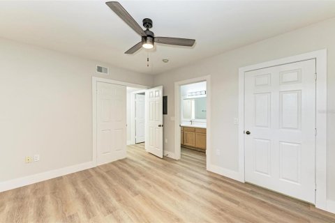 Condominio en alquiler en Sarasota, Florida, 1 dormitorio, 76.37 m2 № 2116299 - foto 4