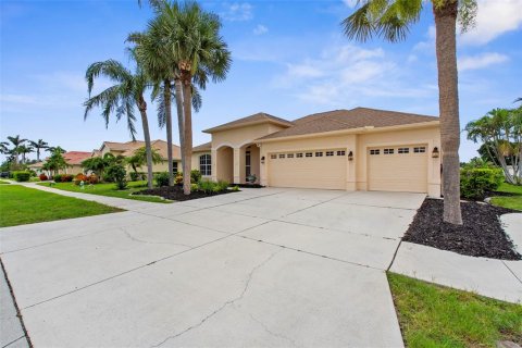 House in Englewood, Florida 3 bedrooms, 232.35 sq.m. № 1205720 - photo 10