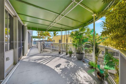 Copropriété à vendre à Miami Beach, Floride: 2 chambres, 141.21 m2 № 2042224 - photo 19