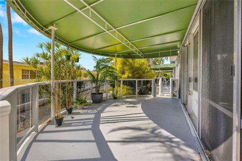 Copropriété à vendre à Miami Beach, Floride: 2 chambres, 141.21 m2 № 2042224 - photo 20