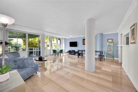 Copropriété à vendre à Miami Beach, Floride: 2 chambres, 141.21 m2 № 2042224 - photo 6