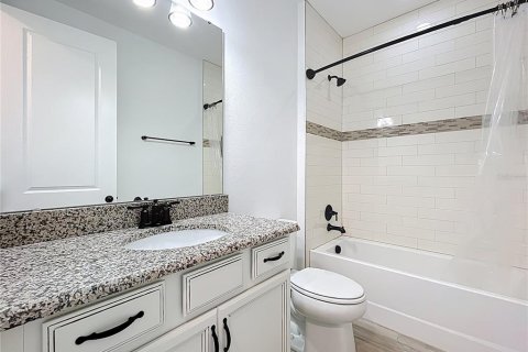 House in Montverde, Florida 5 bedrooms, 282.89 sq.m. № 1653644 - photo 24