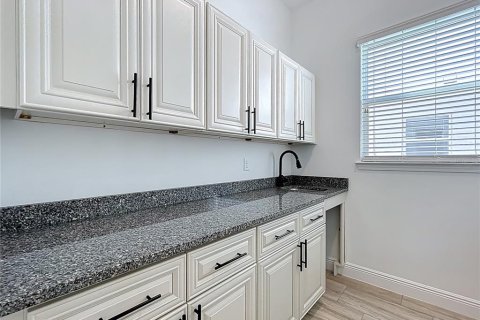 House in Montverde, Florida 5 bedrooms, 282.89 sq.m. № 1653644 - photo 13
