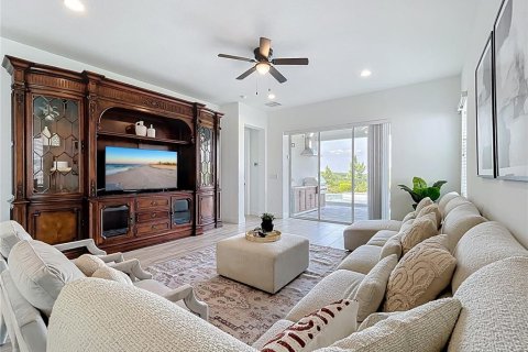 House in Montverde, Florida 5 bedrooms, 282.89 sq.m. № 1653644 - photo 6