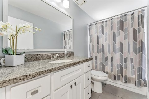 Villa ou maison à vendre à Coral Springs, Floride: 3 chambres, 161.46 m2 № 1952429 - photo 17