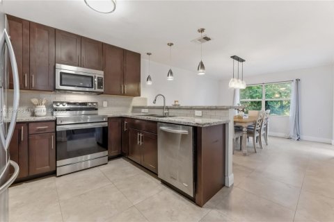 Villa ou maison à vendre à Coral Springs, Floride: 3 chambres, 161.46 m2 № 1952429 - photo 8