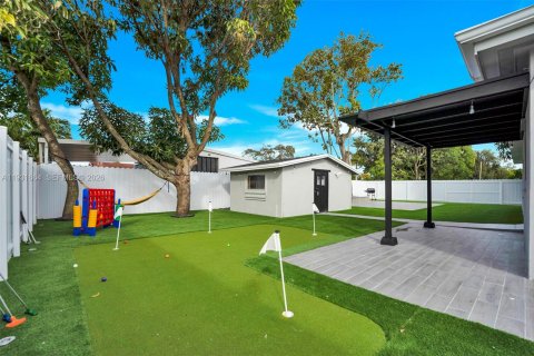 Villa ou maison à louer à Miami Gardens, Floride: 3 chambres № 1997910 - photo 27