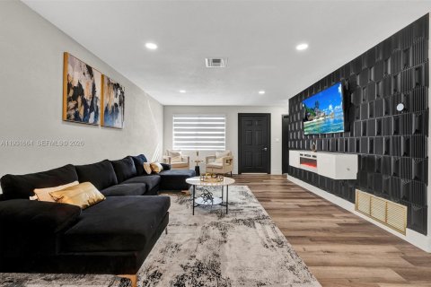 Villa ou maison à louer à Miami Gardens, Floride: 3 chambres № 1997910 - photo 3