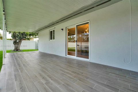 Villa ou maison à louer à Miami Gardens, Floride: 3 chambres № 1997910 - photo 25