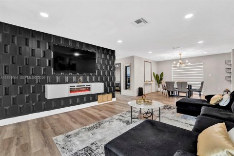 Villa ou maison à Miami Gardens, Floride 3 chambres № 1997910