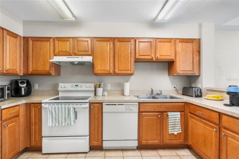 Купить кондоминиум в Гейнсвилл, Флорида 9 комнат, 129.51м2, № 1517662 - фото 8