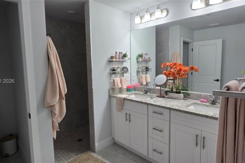 House in Lehigh Acres, Florida 4 bedrooms № 2068883 - photo 10